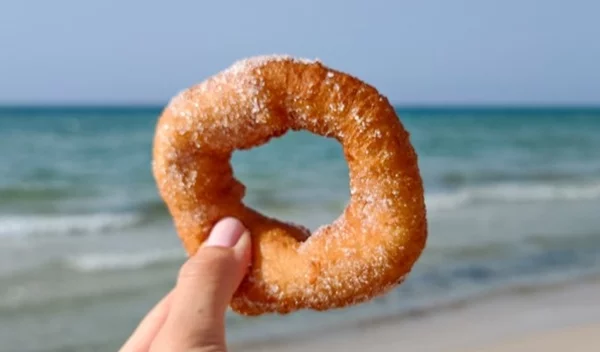 Λουκουμάδες: Η εύκολη συνταγή για να γίνουν τραγανοί και μαστιχωτοί