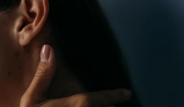 Γιατί πονάς στον αυχένα και τι μπορείς να κάνεις;