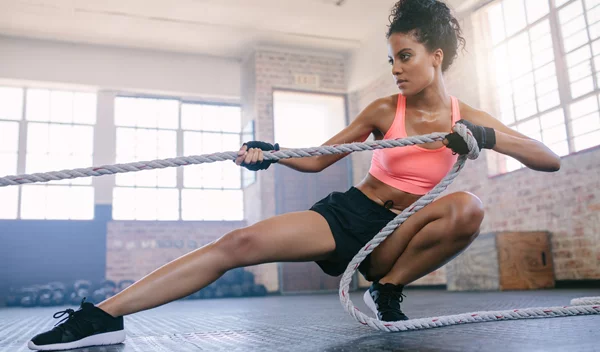 Οι ασκήσεις στις οποίες ορκίζονται οι λάτρεις του cross fit