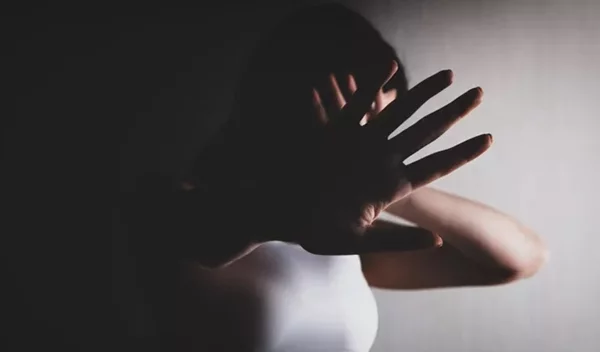 Η ανοιχτή αγκαλιά του Ξενώνα Φιλοξενίας Κακοποιημένων Γυναικών του δήμου Πειραιά