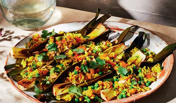 Γεμιστά πράσα με ρύζι και κουρκουμά