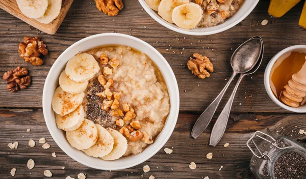 Πρωινό με "γεύση" Χριστουγέννων: Συνταγή για "Gingerbread" oatmeal