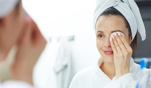 Το (μέγα) λάθος στην περιποίηση του προσώπου που προκαλεί ρυτίδες