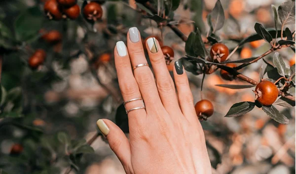 Οι 7 μεγαλύτερες τάσεις στα νύχια του φετινού φθινοπώρου