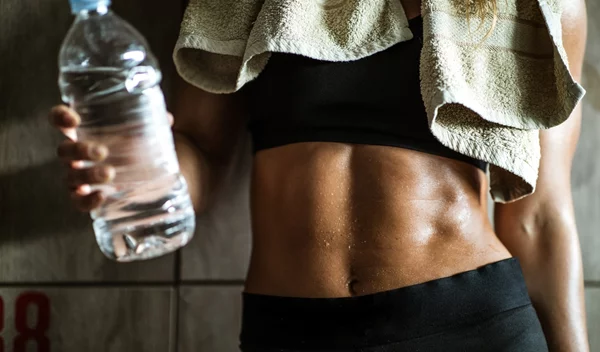 Τι κάνει ορατό το six-pack; Οι 6 καθοριστικοί παράγοντες