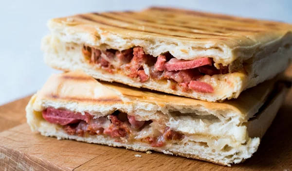 Πώς θα αντικαταστήσεις τα αλλαντικά στα γεύματά σου; 9 εναλλακτικές ιδέες για τα σάντουιτς