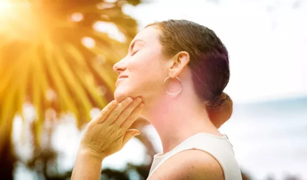 Γιατί δεν πρέπει να ξεχνάς ποτέ το αντηλιακό προσώπου