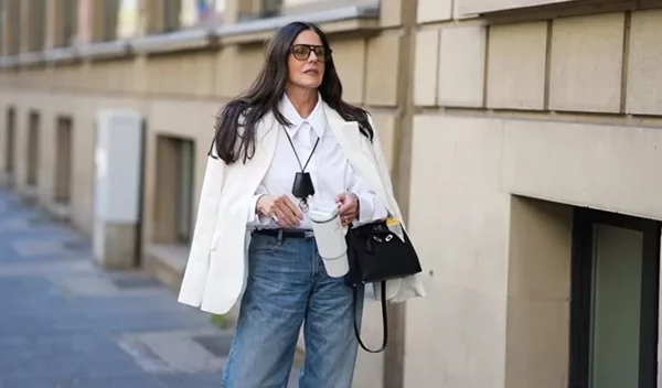 "Botox in a bottle": Το DIY ρόφημα που χαρίζει λαμπερή και λεία επιδερμίδα με φυσικό τρόπο