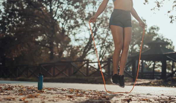 Τρέξιμο vs Σχοινάκι: Ποιο σε βοηθάει να χάσεις άμεσα βάρος;