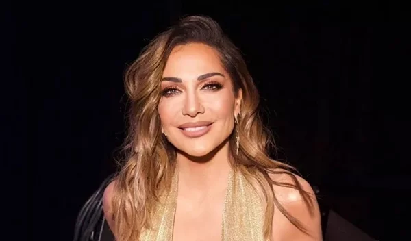 Η Δέσποινα Βανδή είναι μία από εμάς: Στο ρεπό της τρώει junk food