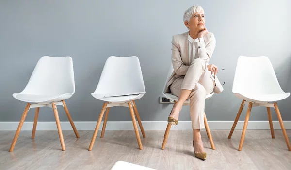 Στιλιστικές συμβουλές: Τι να φορέσεις σε συνέντευξη για δουλειά για να πάρεις τη θέση