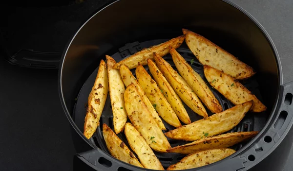 Πατάτες σαν τηγανιτές… από πουρέ! Η εύκολη συνταγή για απόλυτα τραγανό αποτέλεσμα