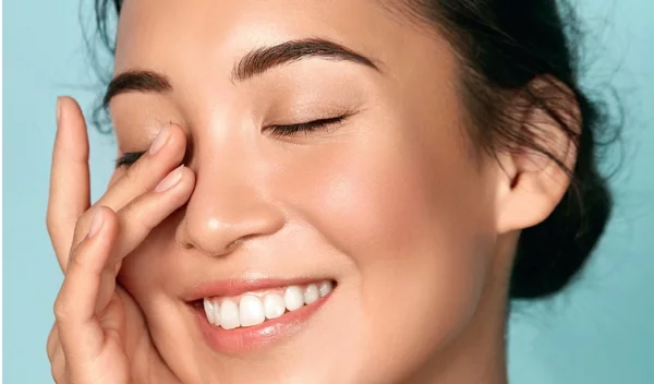 Πώς θα κάνεις σωστά τον καθαρισμό της επιδερμίδας;