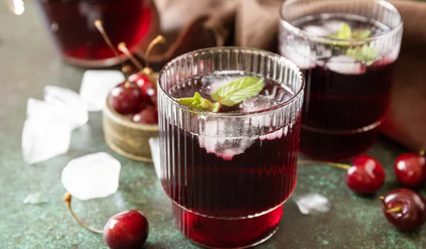 Το "μαγικό" κοκτέιλ του TikTok που υπόσχεται τέλειο ύπνο - Δοκίμασέ το!