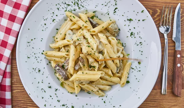 "Γεύμα σε ιταλικό; Δεν μπορώ, κάνω δίαιτα": Απαντάμε στους δημοφιλέστερους μύθους για τα ζυμαρικά