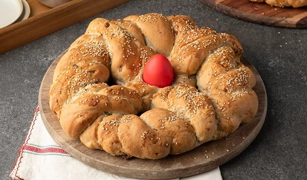 Η παραδοσιακή συνταγή για λαμπροκουλούρα από τον Άκη Πετρετζίκη