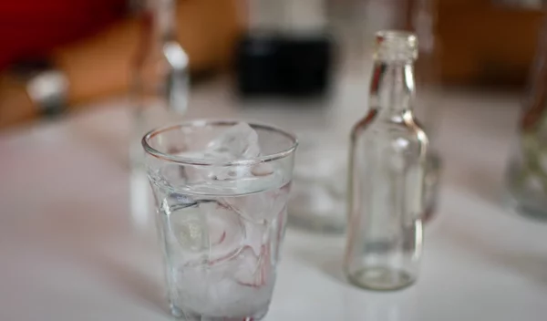 Τσίπουρο το... θαυματουργό - Γιατί "το φαρμακευτικό ποτό μας κάνει καλά από το κρύωμα";