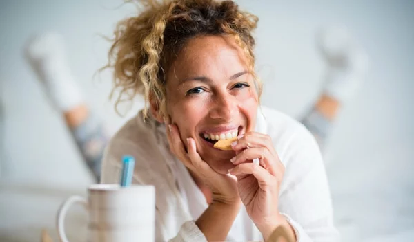 Θέλεις να χάσεις βάρος σε κάθε ηλικία (ναι, και στην εμμηνόπαυση); Φάε περισσότερο!