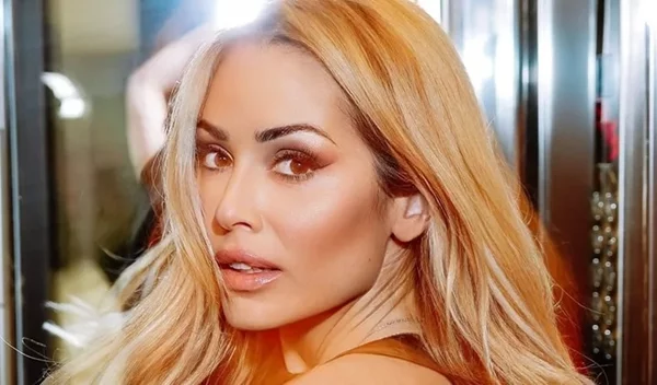 Ελένη Βουλγαράκη: Αυτή είναι η κορεάτικη κρέμα ματιών την οποία έχει λατρέψει