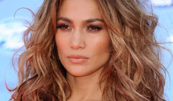 "Πώς να δώσω όγκο στα μαλλιά μου;": Δες 3 hair hacks από τον αγαπημένο hairstylist της JLo