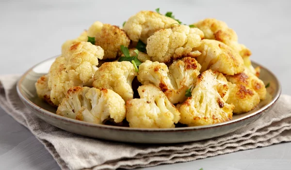 Κουνουπίδι: Πώς να το κόψεις χωρίς να γεμίσει η κουζίνα ψίχουλα