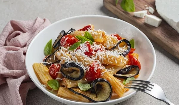 Τι να μαγειρέψω σήμερα; Η light και εύκολη συνταγή για pasta al forno από τη Φλορίντα Πετρουτσέλι που δεν ήξερες ότι χρειάζεσαι