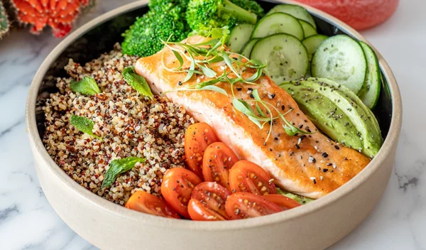 7 "έξυπνοι" συνδυασμοί βραδινού για ήρεμη πέψη σύμφωνα με γαστρεντερολόγο