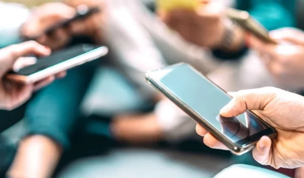 Το νέο τρικ για να κάνεις 'αδιάβαστο' το 'διαβάστηκε' στο WhatsApp