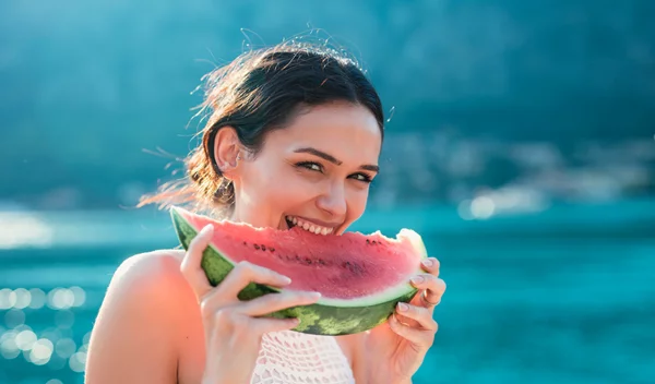 Διατροφή το καλοκαίρι: 3 βασικές συμβουλές από τον διατροφολόγο