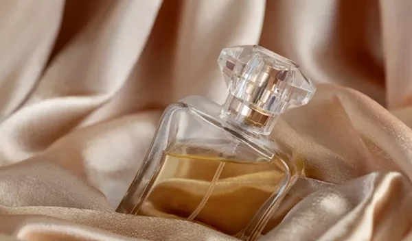 Τα πιο δημοφιλή γυναικεία αρώματα σύμφωνα με το TikTok