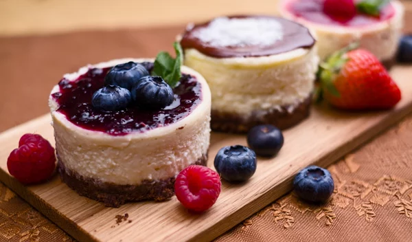 Cheesecake με (λίγες) θερμίδες και υλικά από τη φύση