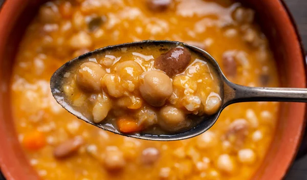 Το μενού της Μεγάλης Εβδομάδας: Νηστίσιμες επιλογές αποτοξίνωσης από τη διατροφολόγο