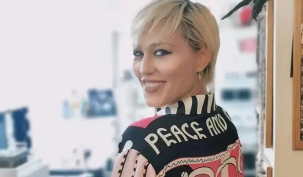 Self-Love: Η Πηνελόπη Αναστασοπούλου ποζάρει με το μπικίνι της και στέλνει το πιο ηχηρό μήνυμα