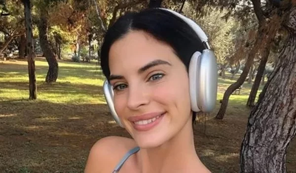 Το bronzey nude lip combo της Χριστίνας Μπόμπα είναι η τέλεια πρόταση για να ξεχωρίσεις με το μακιγιάζ σου