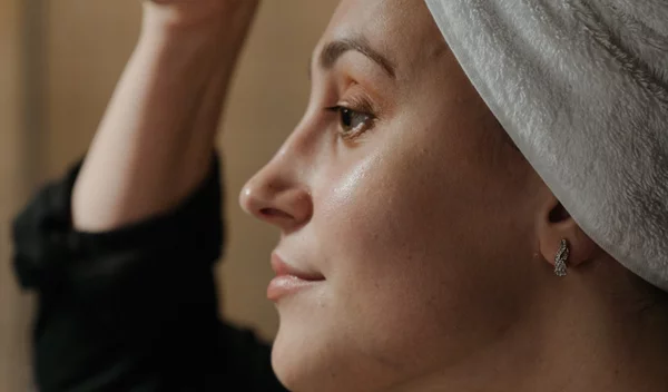 Η minimal ρουτίνα ομορφιάς που θα σου εξασφαλίσει πιο νεανική επιδερμίδα