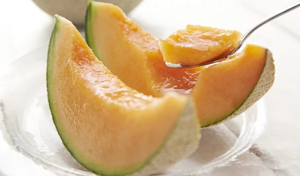 Αγαπάς το πεπόνι; 4 λόγοι για να το καταναλώνεις κάθε μέρα