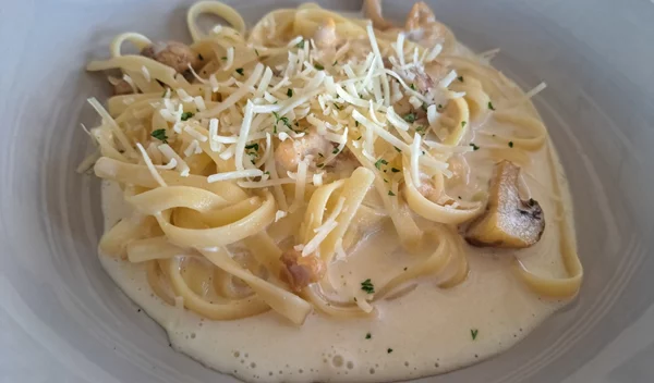 Αντί για κρέμα γάλακτος: Οι καλύτερες εναλλακτικές για ελαφρύτερες επιλογές