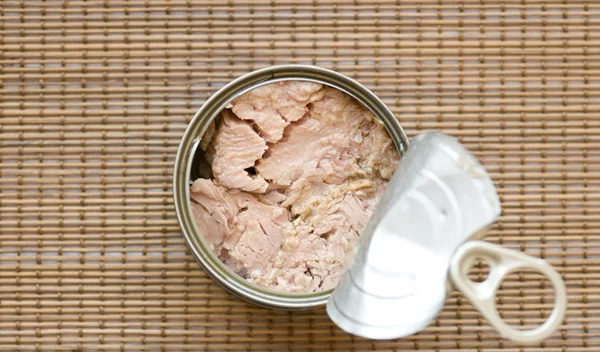 Είναι τα τρόφιμα σε κονσέρβα θρεπτικά, τελικά; Να τα προσθέτω στη διατροφή μου;