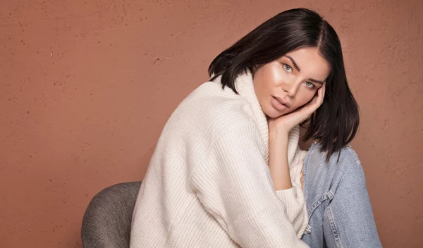 Level up: Τα πουλόβερ που θα αναβαθμίσουν τα casual looks σου