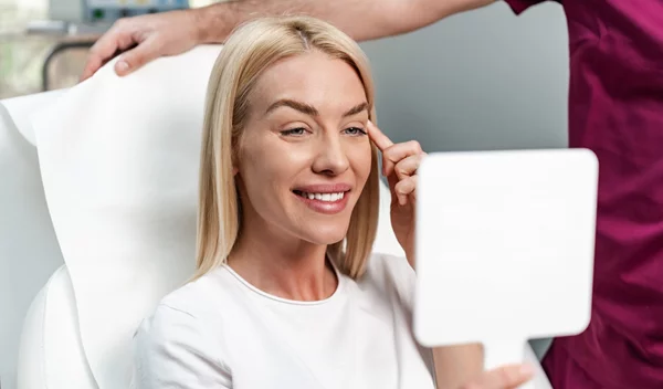 "Θα σε κάνει να μοιάζεις με εξωγήινο": Το σημείο του προσώπου που δεν πρέπει ποτέ να βάλεις fillers