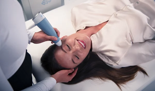 Ποια είναι σήμερα, η απόλυτη δερματική θεραπεία για σφριγηλό πρόσωπο και νεανικό σώμα;