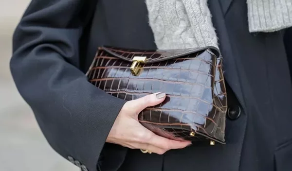 Τα 3 χρώματα νυχιών που λατρεύουν οι Γαλλίδες φέτος το χειμώνα