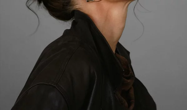 Tech Neck: Μήπως το κινητό σου σού προσθέτει χρόνια;