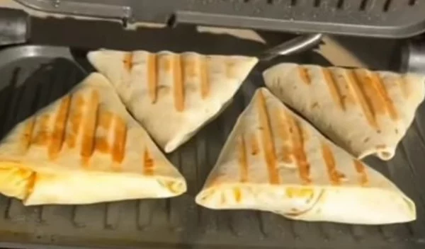 Τα πιο light κοτοπιτάκια φτιαγμένα με τορτίγια αντί για σφολιάτα