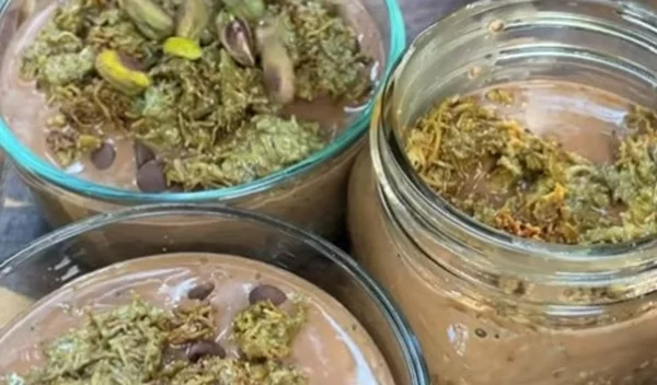 Oatmeal με γεύση "σοκολάτα Ντουμπάι" - η απόλυτη παραλλαγή του viral γλυκού!