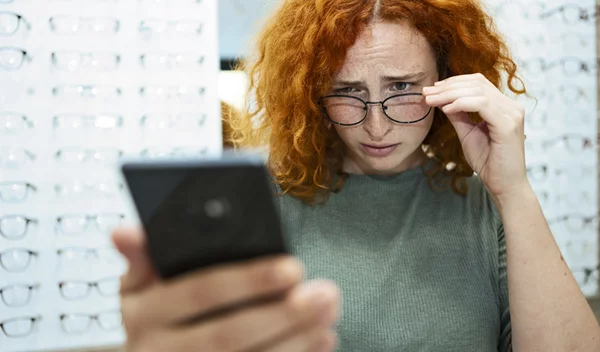 Μάτια: Αυτός είναι ο μεγαλύτερος κίνδυνος εάν βλέπεις συνέχεια τις οθόνες