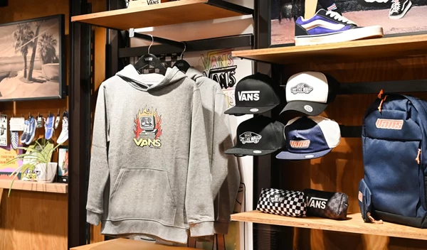 Back to (High) School: Ανανέωση της εφηβικής ντουλάπας με τα πιο stylish items για το σχολείο