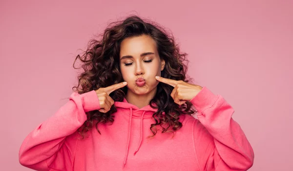 Λίπος στο πρόσωπο: 8 συμβουλές για να απαλλαγείς άμεσα