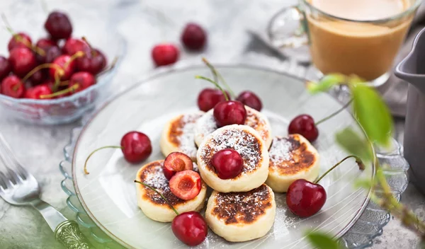 Vegan τηγανίτες με κεράσια