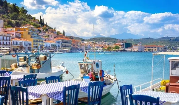 Πέντε μαγικά μέρη για οικονομικές διακοπές στην Πελοπόννησο